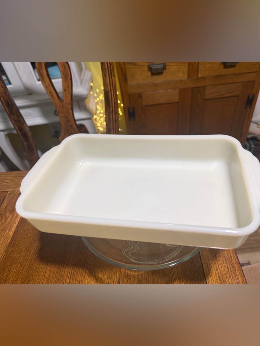 Vintage T.M ReG 410 ivory Fire King 1 1/2qt baking dish